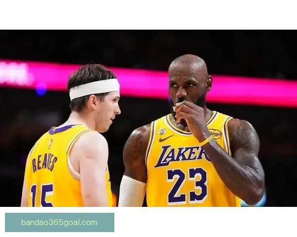 勒布朗三双助湖人轻取奇才迎来三连胜 里夫斯贡献19分9助布朗尼得6分